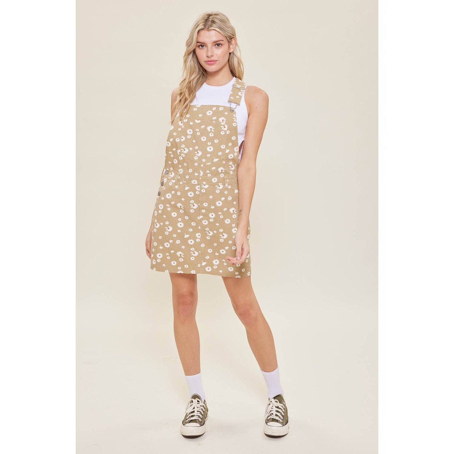 MINI OVERALL DRESS IN DAISY FLORAL PRINT